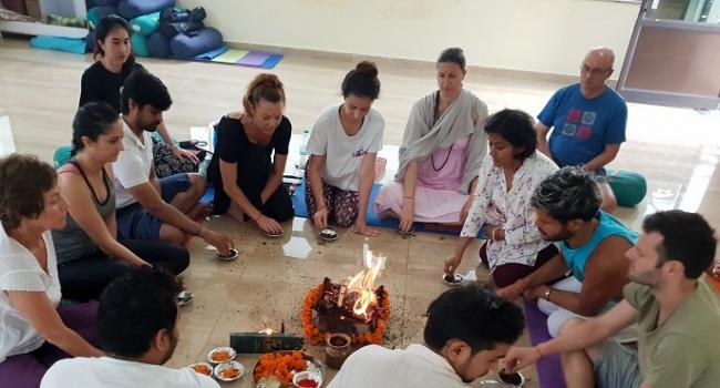 Йога мероприятие Scholarship for Free Yoga Teacher Training in Rishikesh India Ришикеш