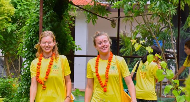 Йога мероприятие 200-hour yoga teacher training in India Ришикеш