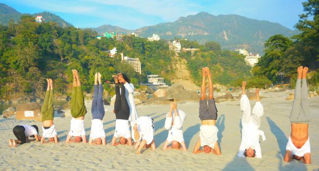 Йога мероприятие 200 Hour Yoga Teacher Training in Rishikesh, India Om Shanti Om Yoga Ashram Ришикеш