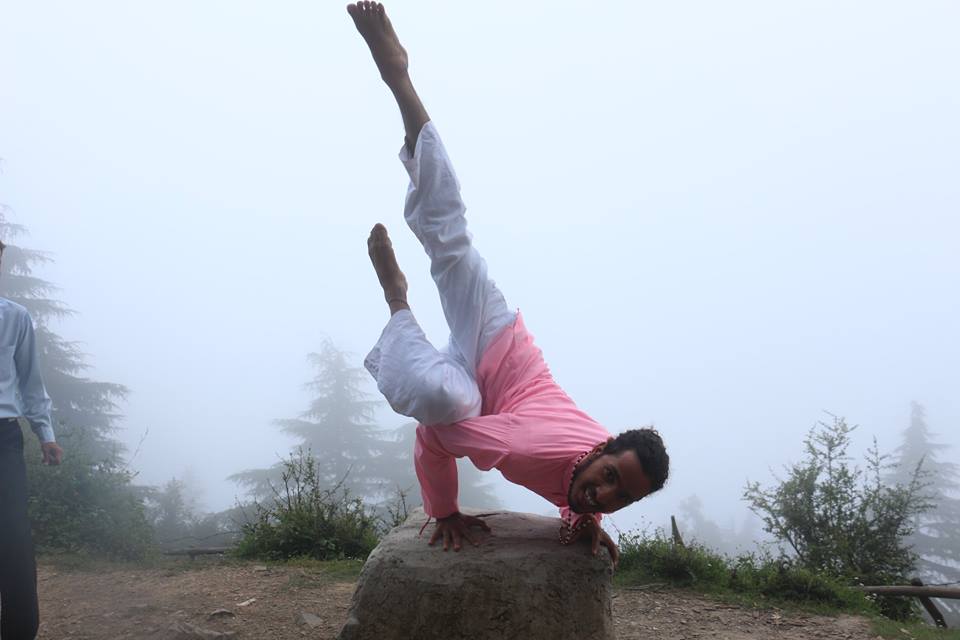 Naveen Joshi yoga teacher in Rishikesh hatha and akhanda yoga