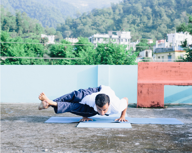 Раджендра Пандей преподаватель традиционной хатха йоги в Ришикеше