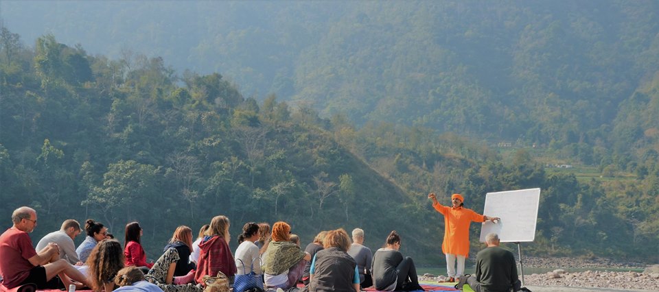 Vedansha and Pandey Ji conduct yoga class in Rishikesh