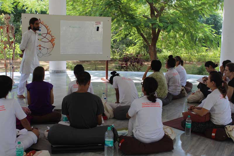 Yoga studio Yoga Vini Rishikesh Rishikesh