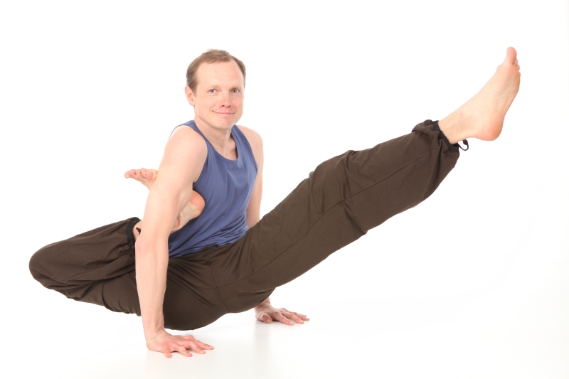 Yoga instructor Дмитрий Яценко Kiev