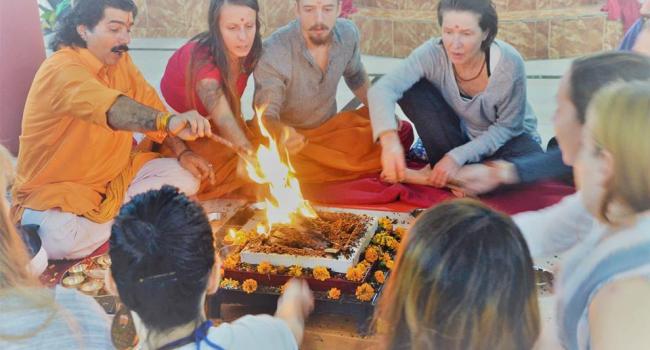 Йога мероприятие 200 часовой курс подготовки инструкторов йоги в Ришикеше | Веданша Ришикеш