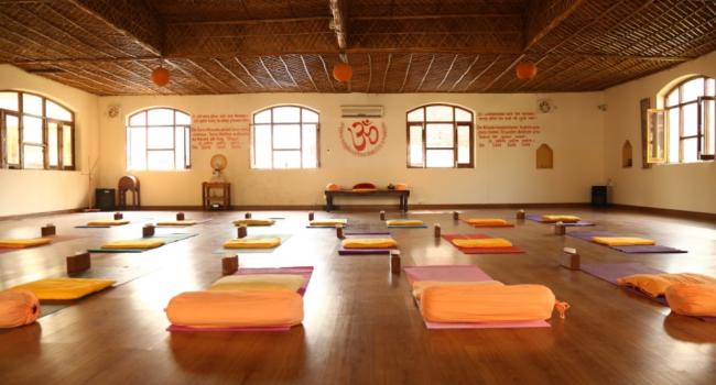 Йога студия Anand Prakash Yoga Ashram Ришикеш