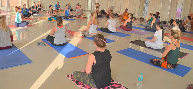 Yoga studio Rishikesh Yog Shala Rishikesh