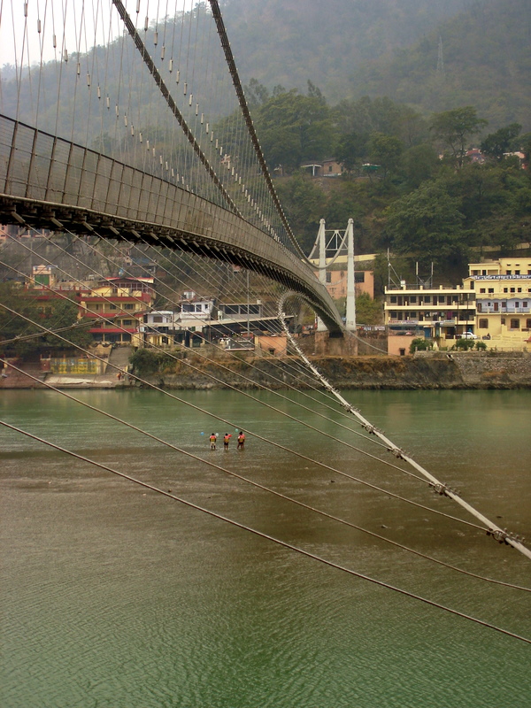 Where in Rishikesh you can find yoga schools and ashrams